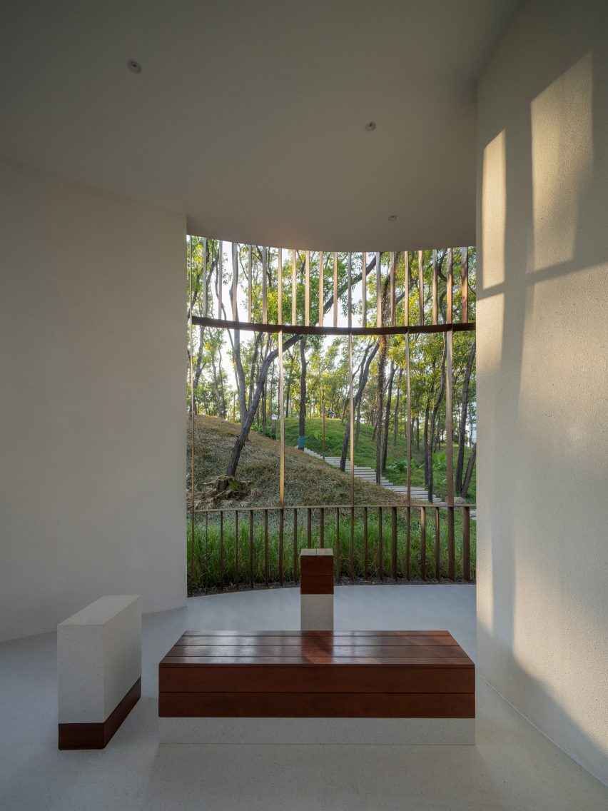 Qiaochengbei Park Visitor Centre by Atelier Xi