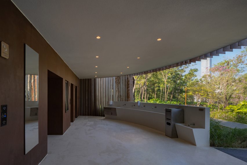 Qiaochengbei Park Visitor Centre by Atelier Xi
