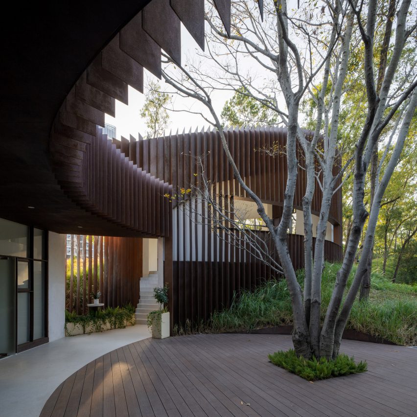 Qiaochengbei Park Visitor Centre by Atelier Xi
