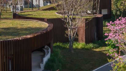 Qiaochengbei Park Visitor Centre by Atelier Xi