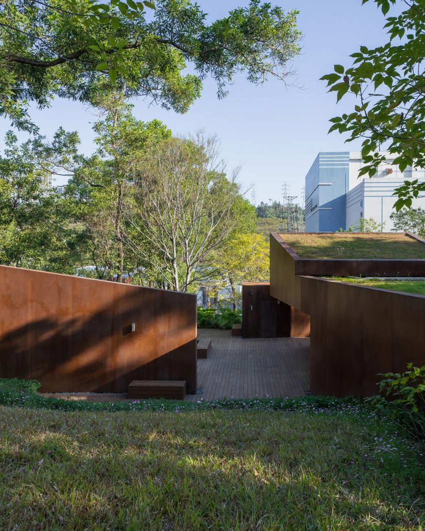 Qiaochengbei Park Visitor Centre by Atelier Xi