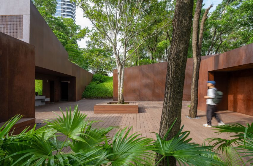 Qiaochengbei Park Visitor Centre by Atelier Xi