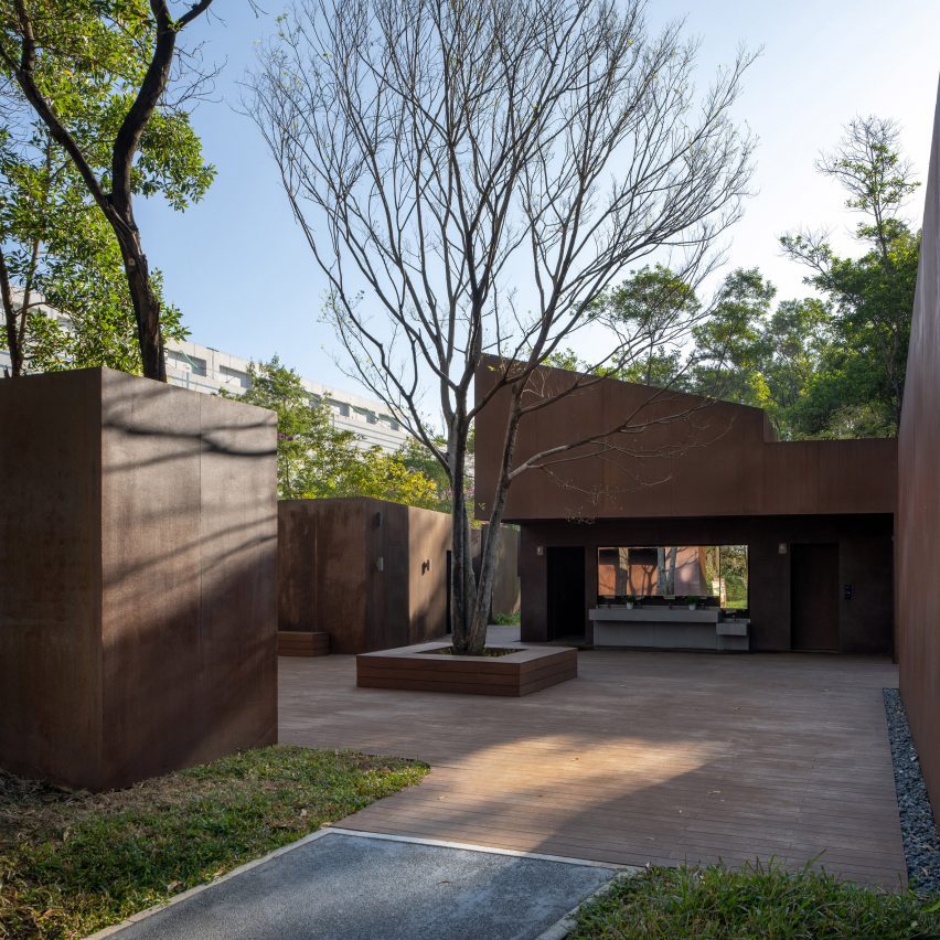 Qiaochengbei Park Visitor Centre by Atelier Xi