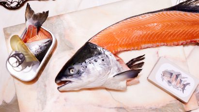 Image of a dissected salmon from The Fish Knows Everything dinner at dutch design week 2024