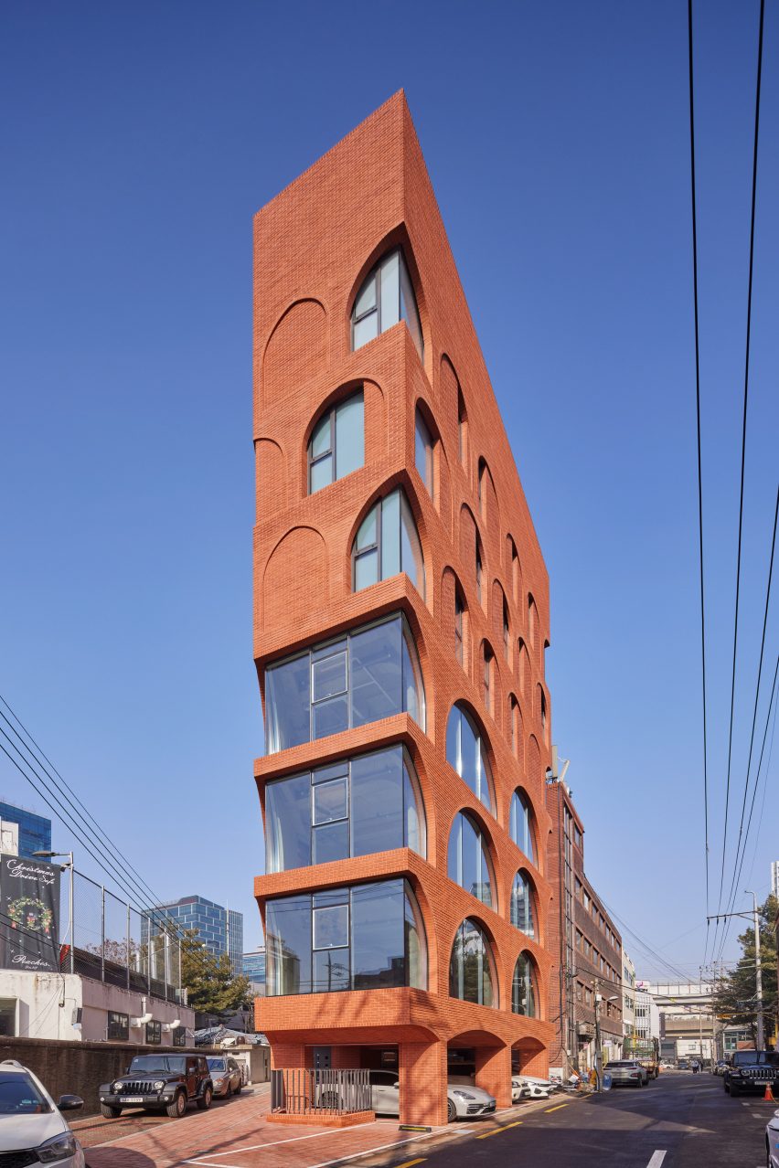 Fillome Building by Sosu Architects