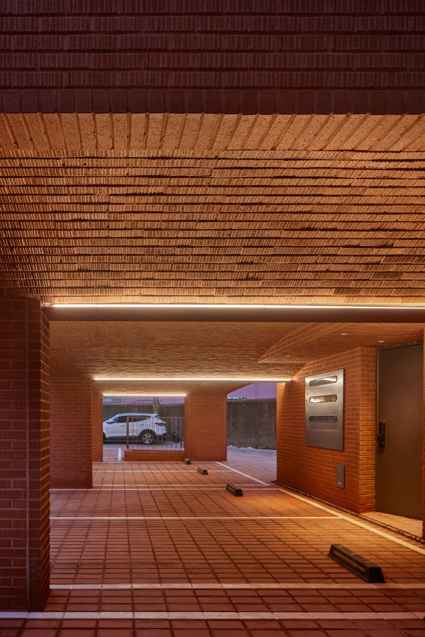 Fillome Building by Sosu Architects