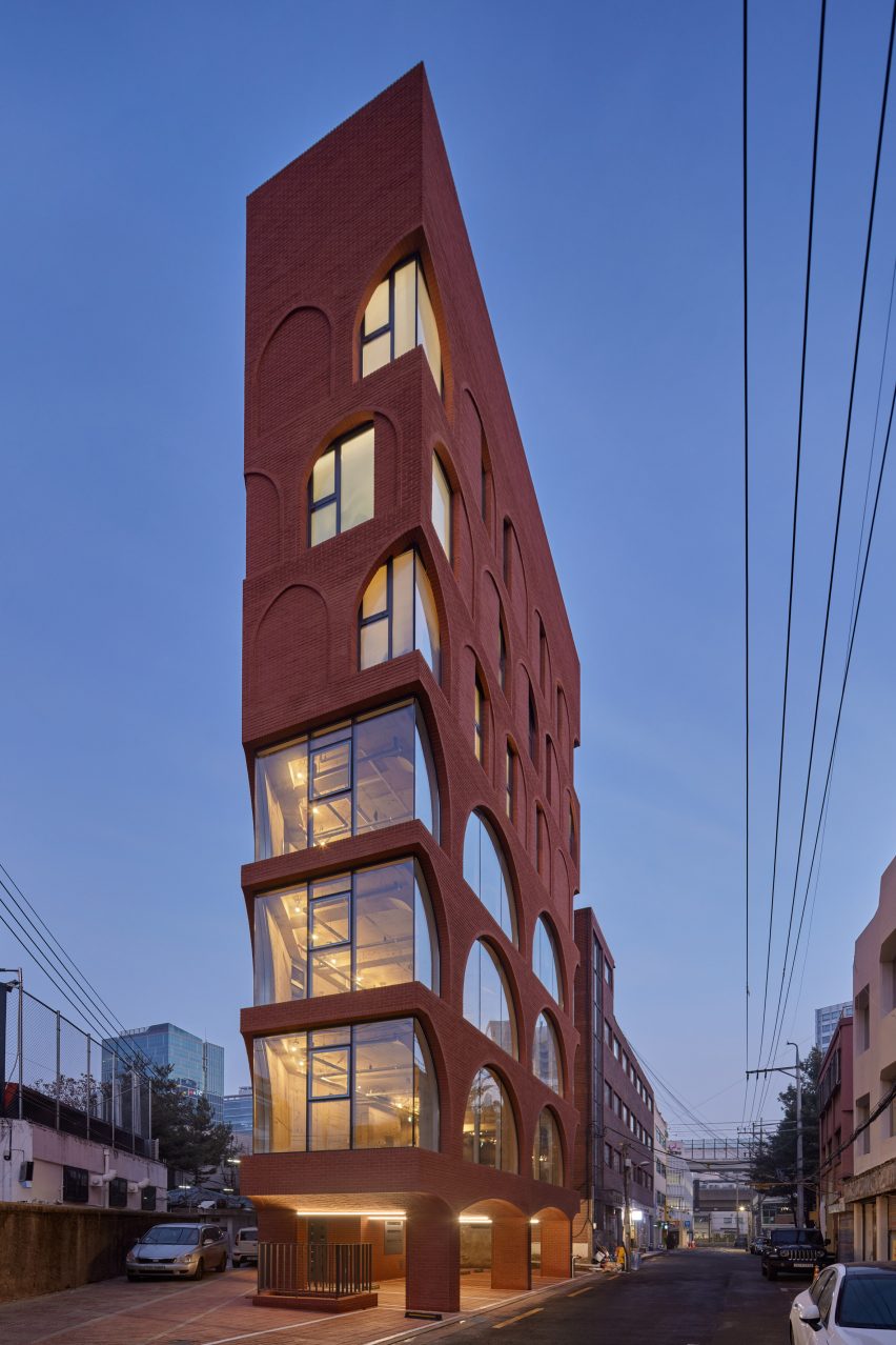 Fillome Building by Sosu Architects