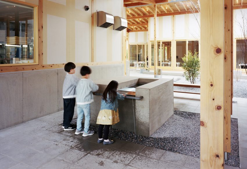 Funamachi Base by Schemata Architects