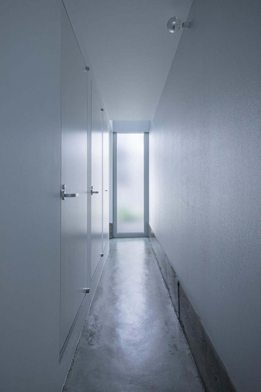 House in Kyobate by Fujiwaramuro Architects