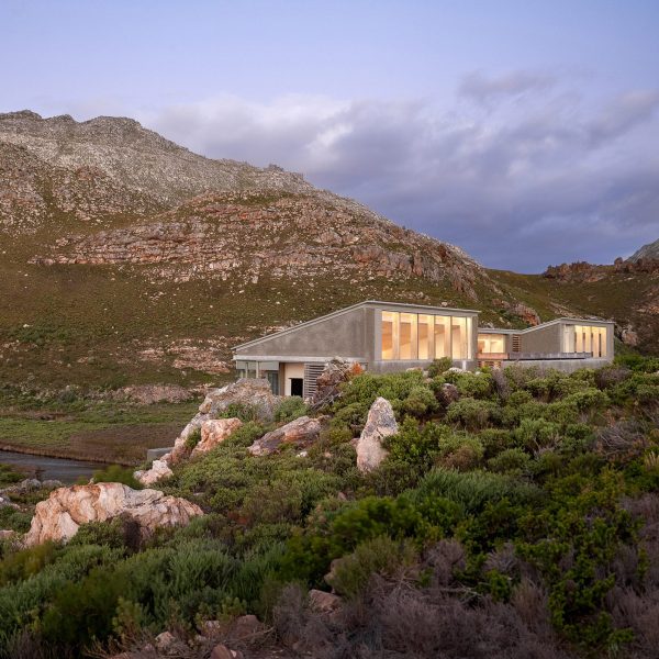 Hyette Riverview in South Africa by KLG Architects