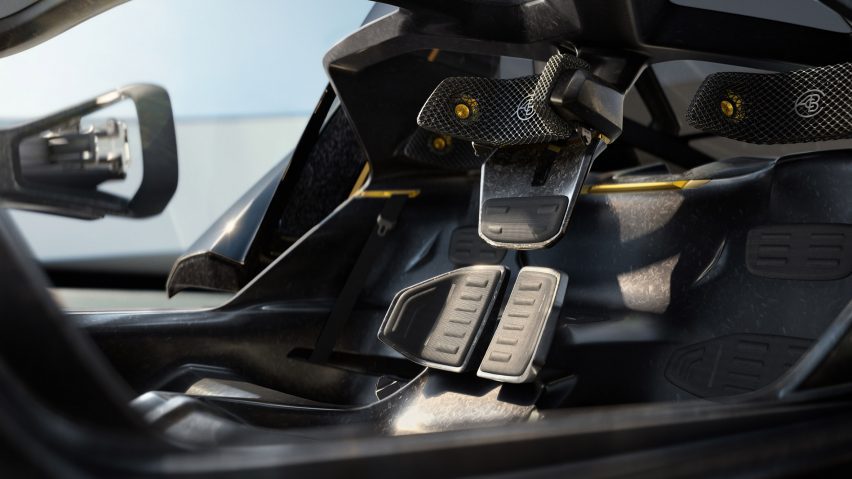 Driver's seat in Lotus Theory 1