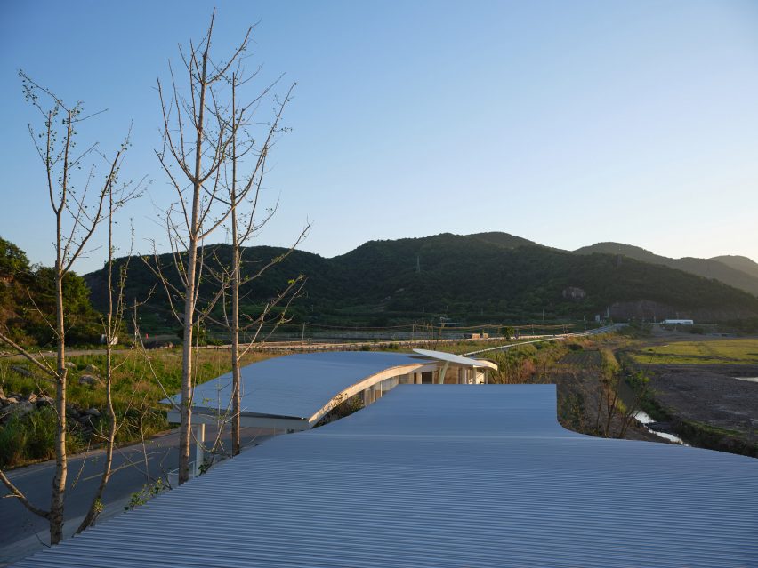 Dongdan Grassland Sea Ruins Station by Mur Mur Lab