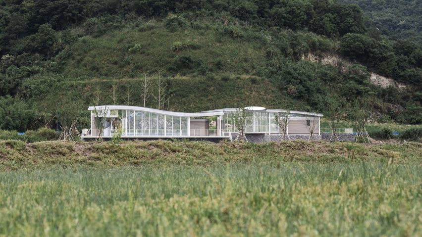 Dongdan Grassland Sea Ruins Station by Mur Mur Lab