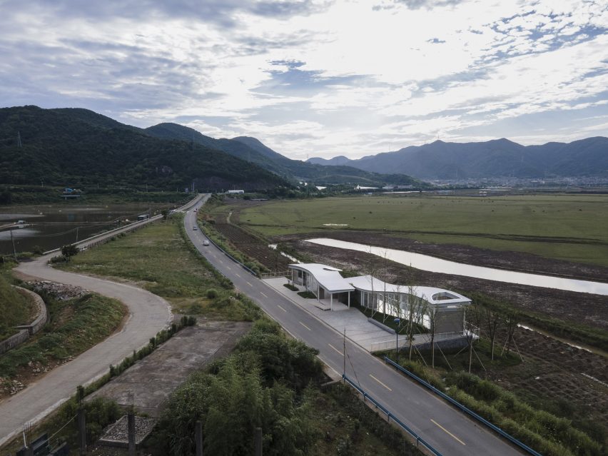 Dongdan Grassland Sea Ruins Station by Mur Mur Lab