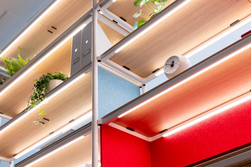 Omnio Office flexible, modular furniture system