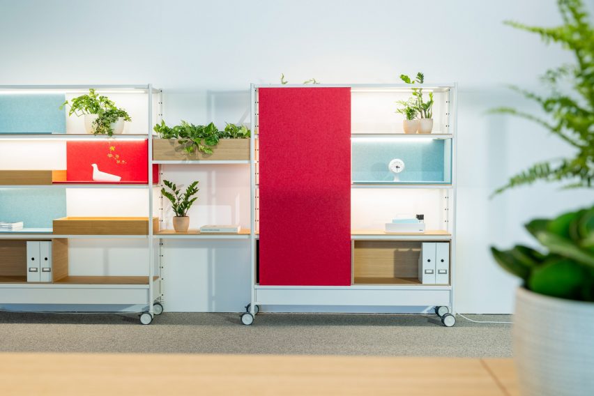 Omnio Office flexible, modular furniture system