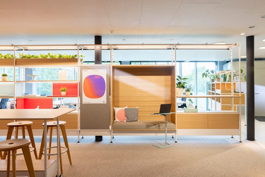 Omnio Office flexible, modular furniture system
