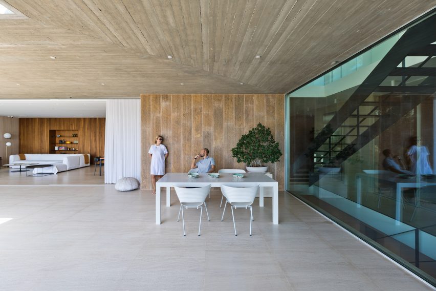 Atrium House by Point27 Architects