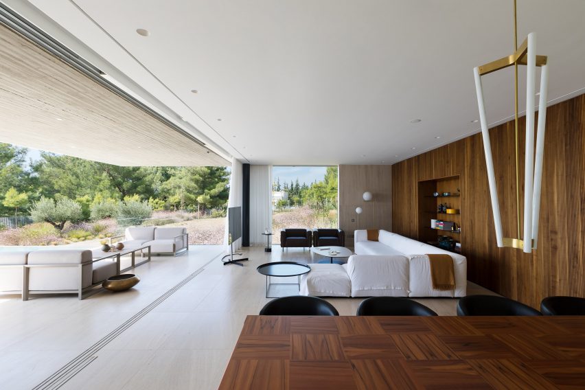 Atrium House by Point27 Architects