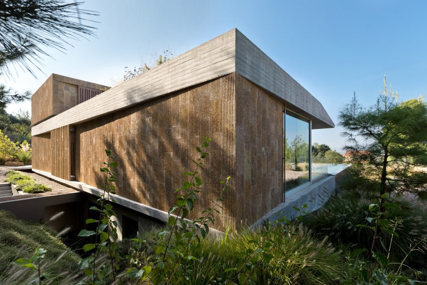 Atrium House by Point27 Architects