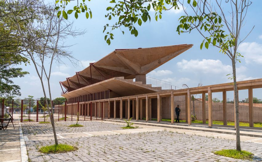 Polideportico by CCA