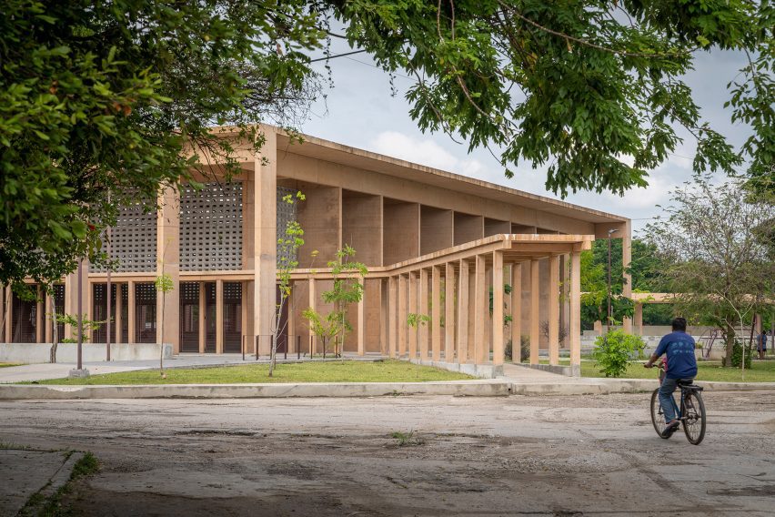 Polideportico by CCA