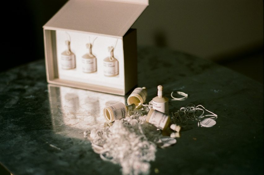 Party poppers made from medical report