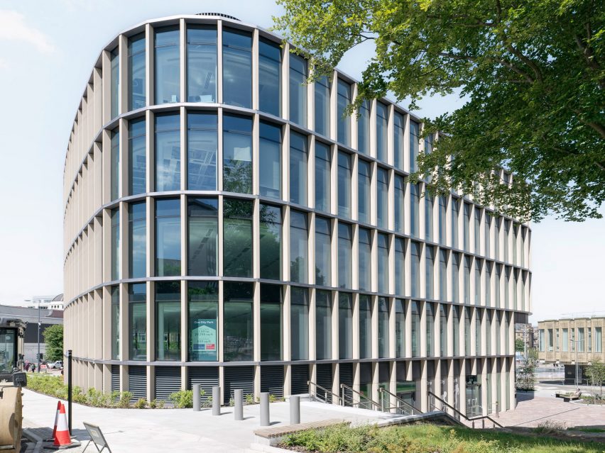 Its facade was made by Rieder