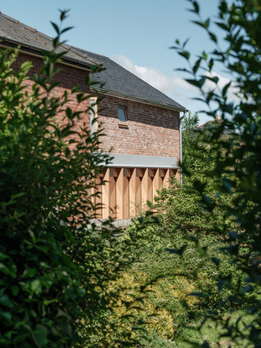 Number 6 Station Road wood and brick extension
