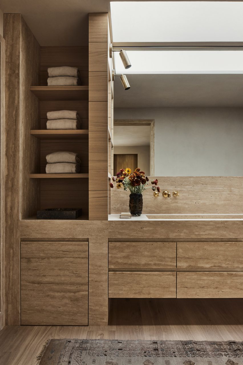 Studio City home by Rob Diaz