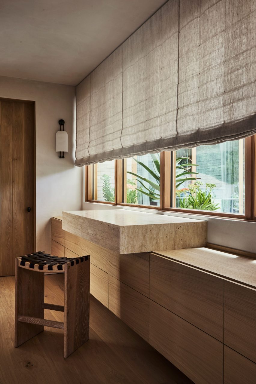 Studio City home by Rob Diaz