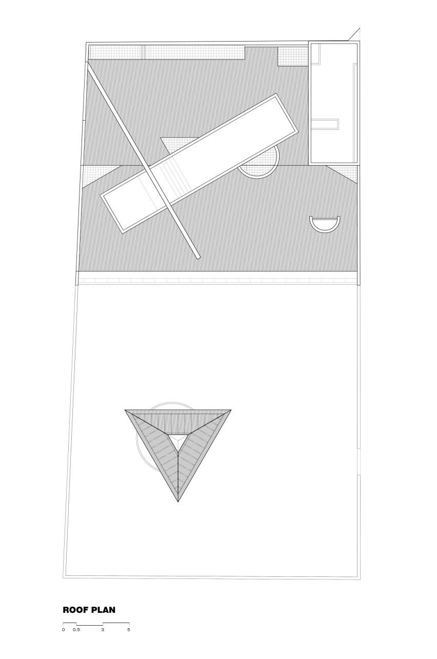 Roof plan of Thu House by Kientruc O