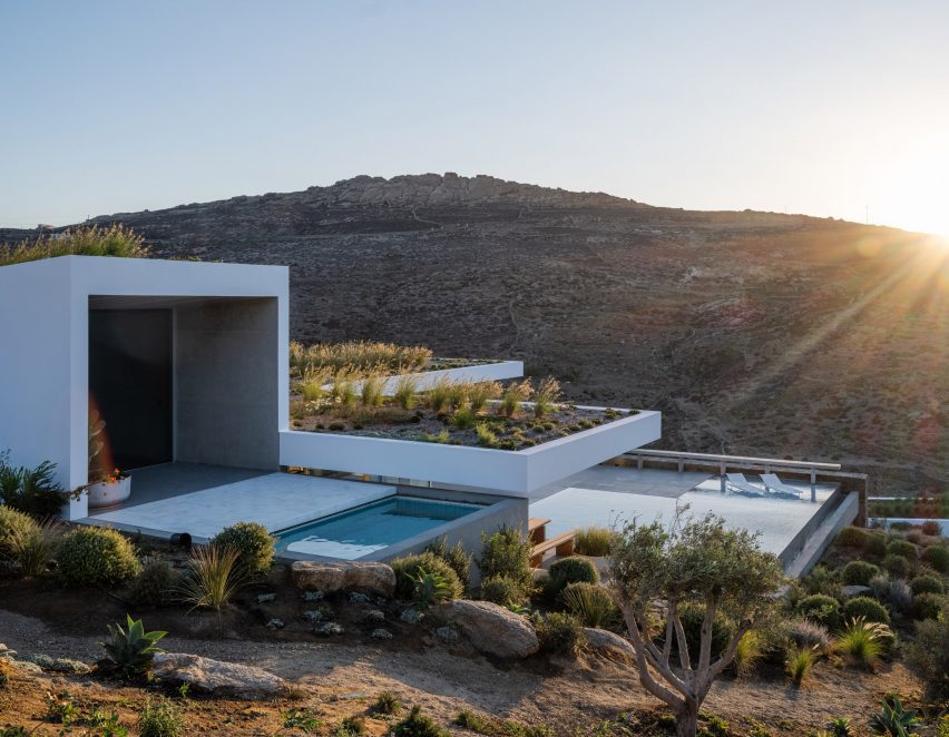 Aimasia Residence by Tom Design and A31 Architecture