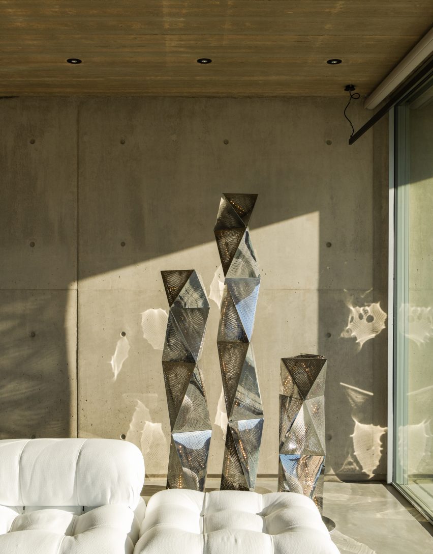 Aimasia Residence by Tom Design and A31 Architecture