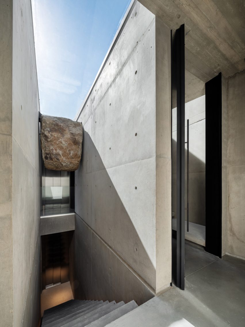 Aimasia Residence by Tom Design and A31 Architecture