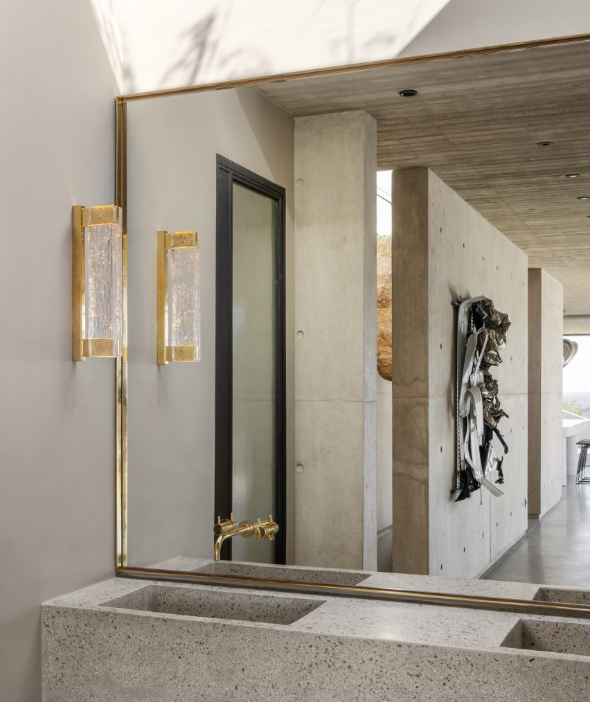 Aimasia Residence by Tom Design and A31 Architecture