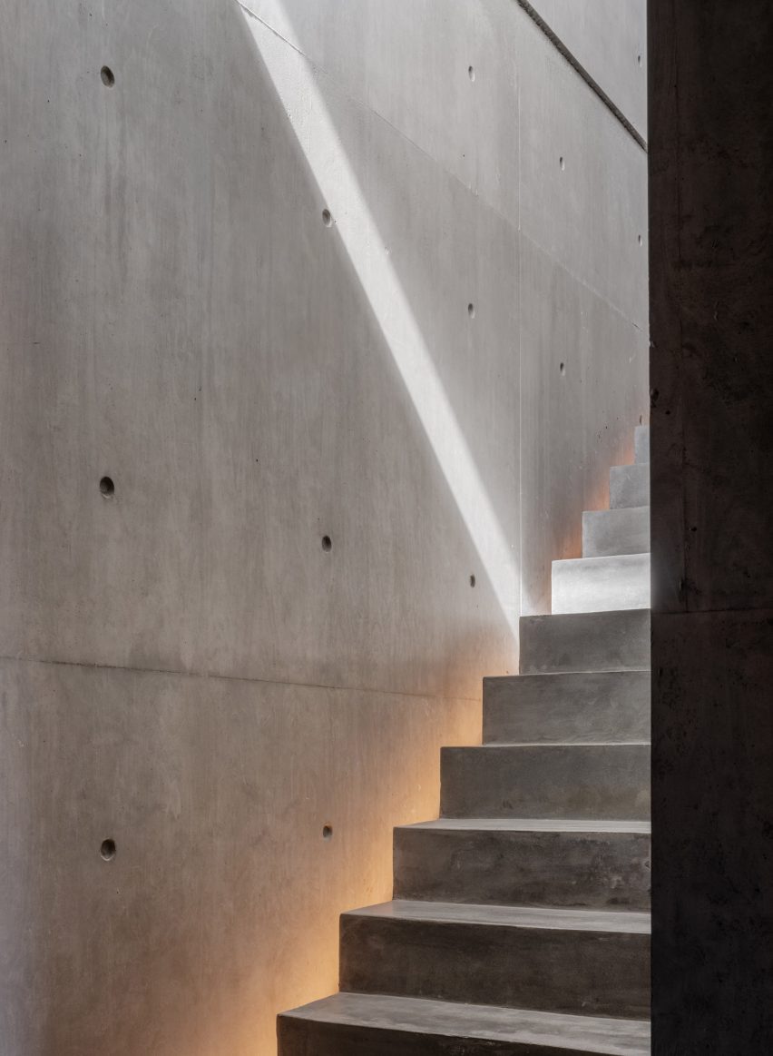 Aimasia Residence by Tom Design and A31 Architecture
