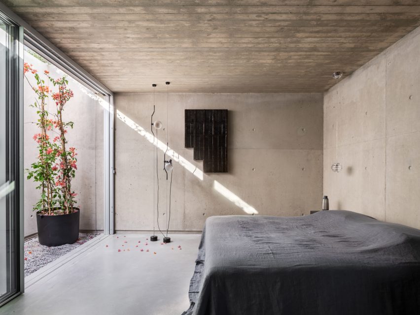 Aimasia Residence by Tom Design and A31 Architecture
