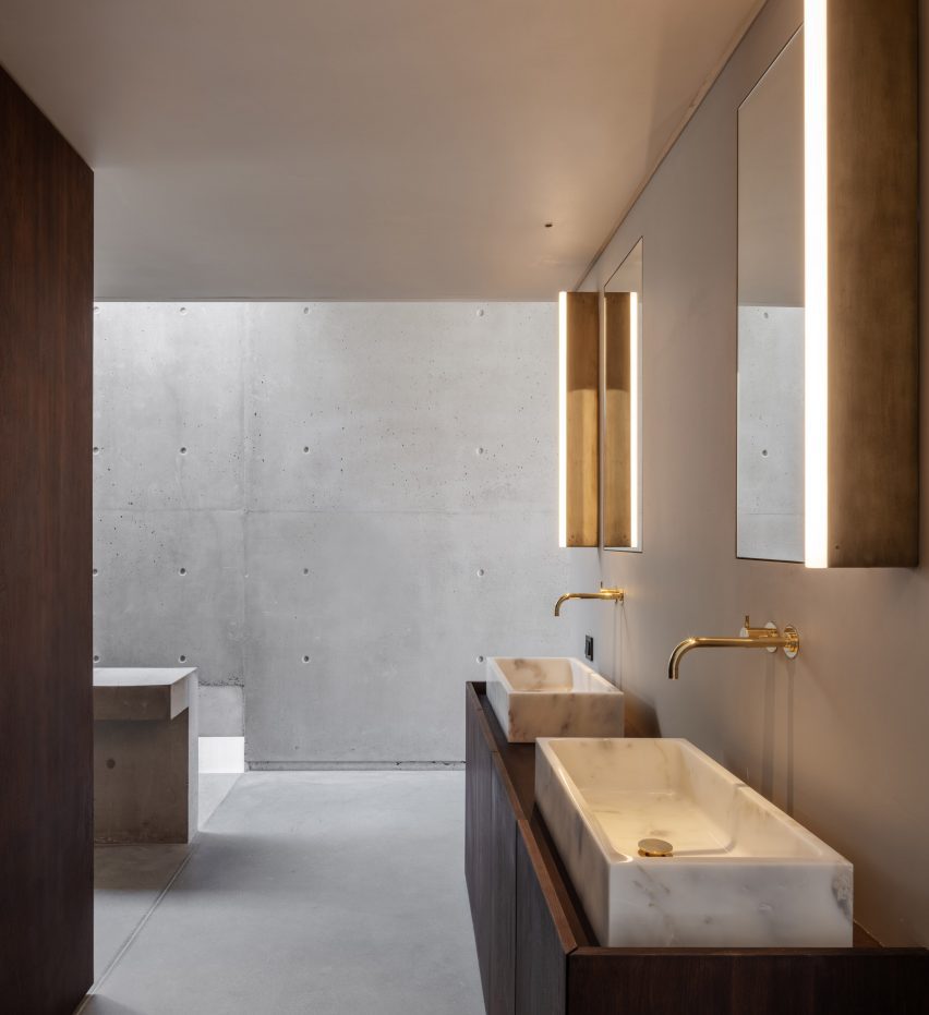 Aimasia Residence by Tom Design and A31 Architecture