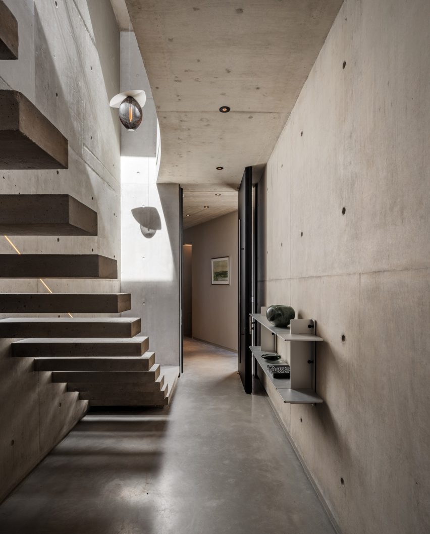 Aimasia Residence by Tom Design and A31 Architecture