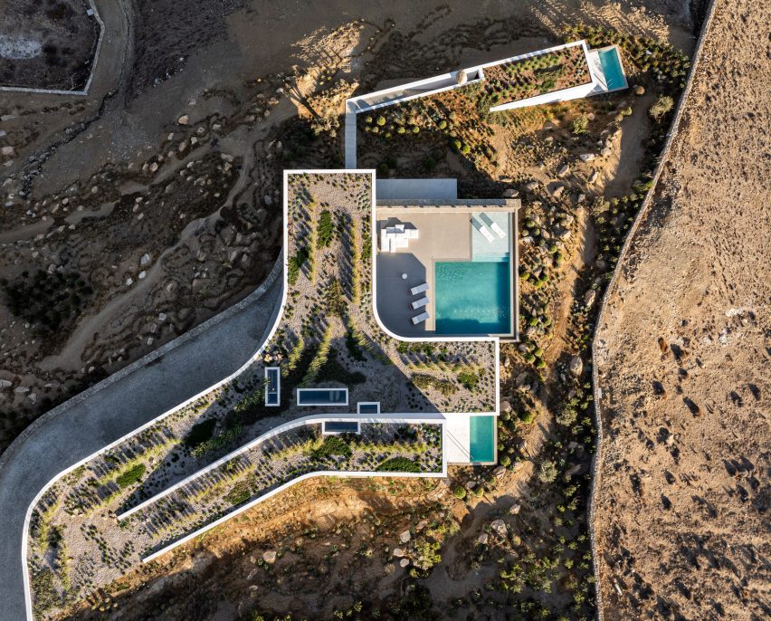 Aimasia Residence by Tom Design and A31 Architecture