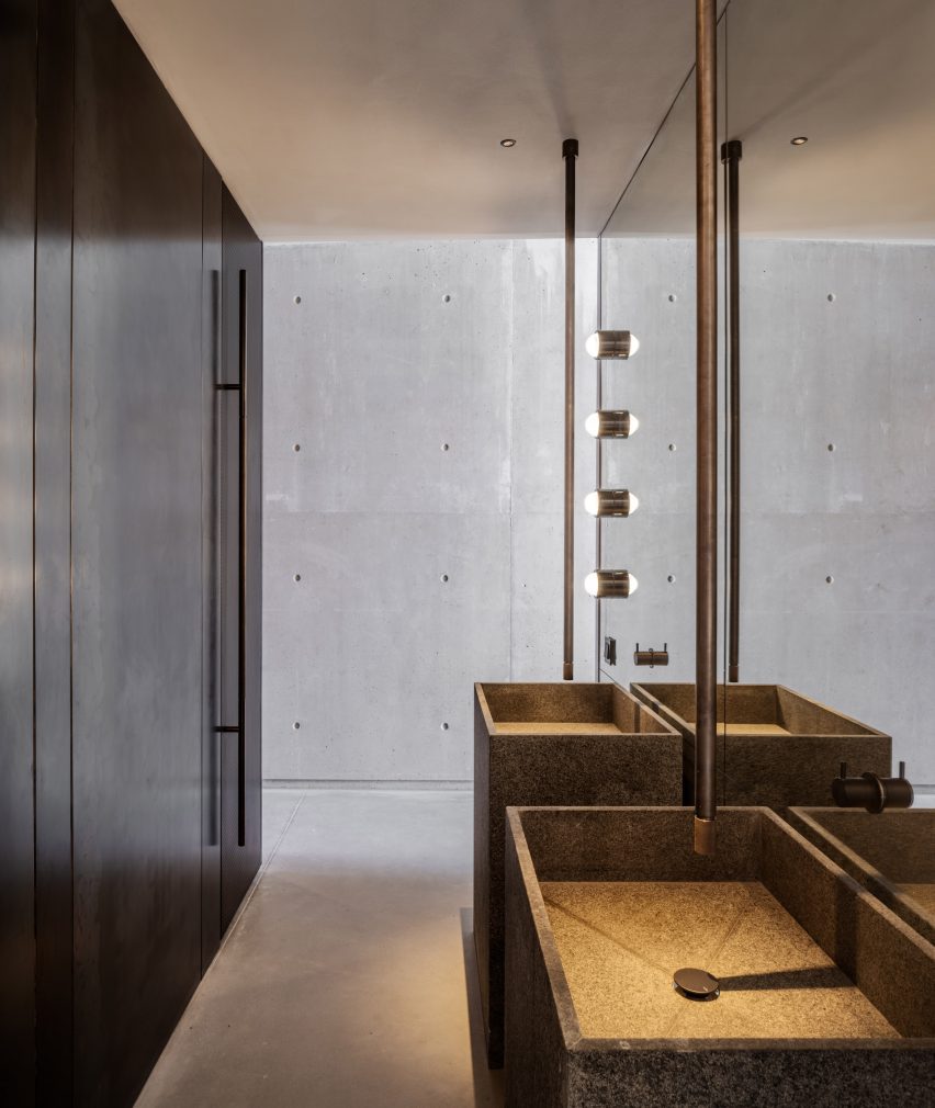 Aimasia Residence by Tom Design and A31 Architecture