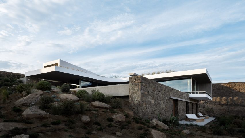 Aimasia Residence by Tom Design and A31 Architecture