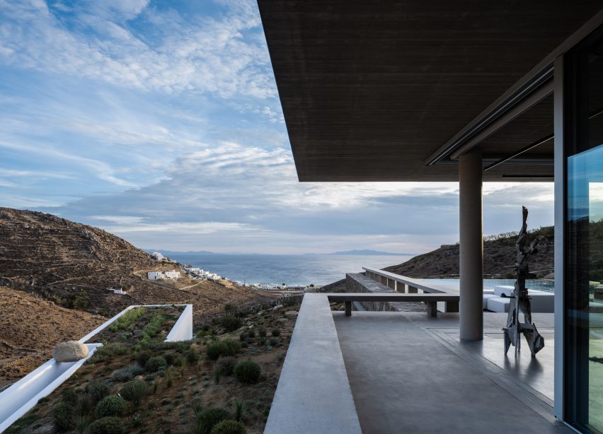 Aimasia Residence by Tom Design and A31 Architecture