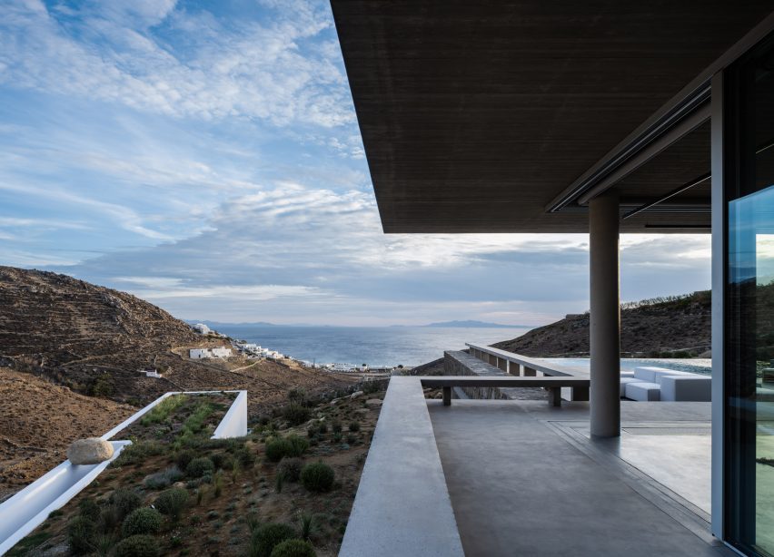 Aimasia Residence by Tom Design and A31 Architecture