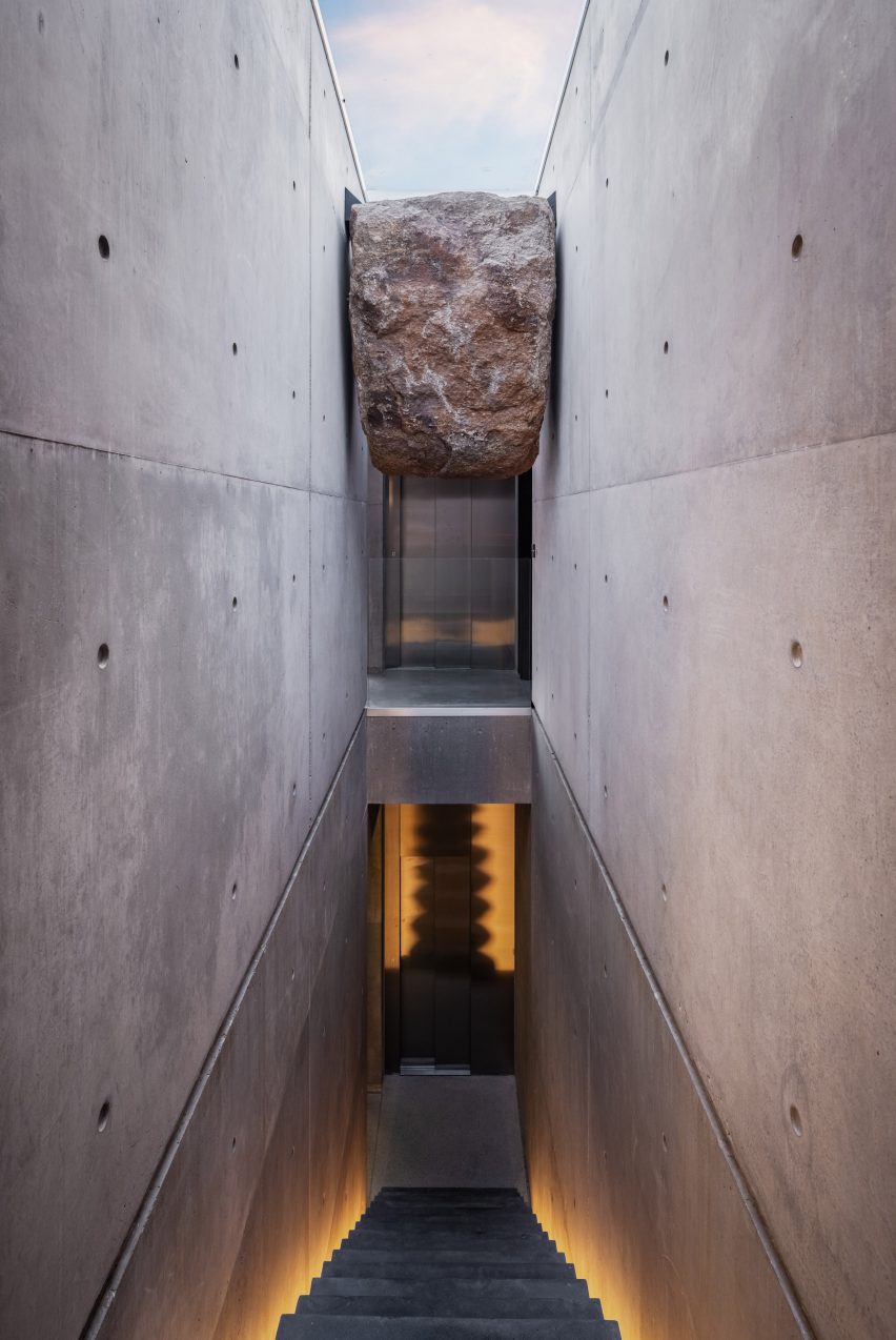 Aimasia Residence by Tom Design and A31 Architecture