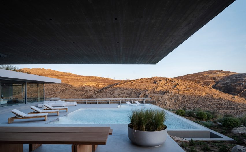 Aimasia Residence by Tom Design and A31 Architecture