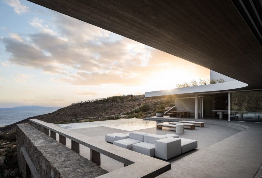 Aimasia Residence by Tom Design and A31 Architecture
