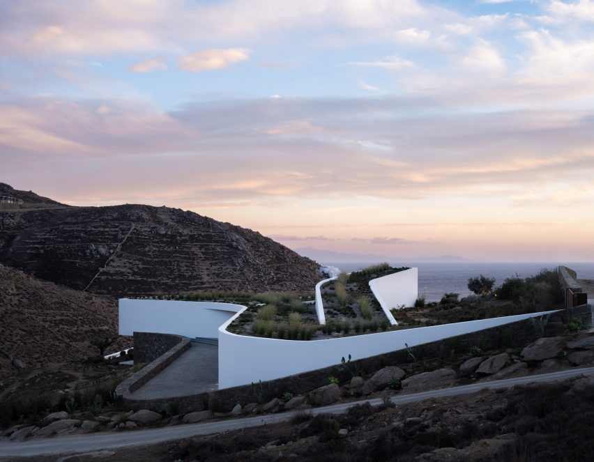 Aimasia Residence by Tom Design and A31 Architecture
