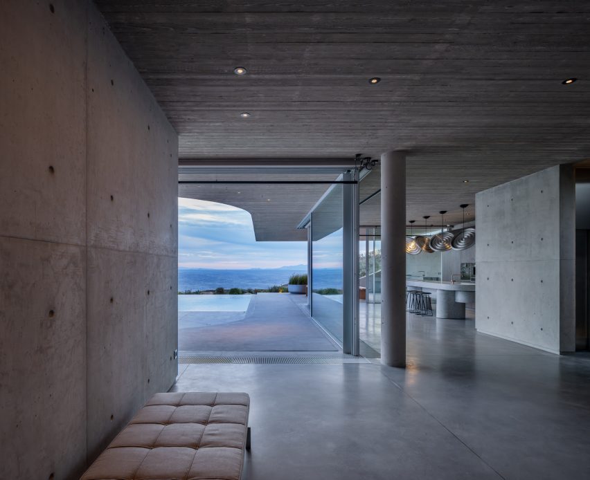 Aimasia Residence by Tom Design and A31 Architecture